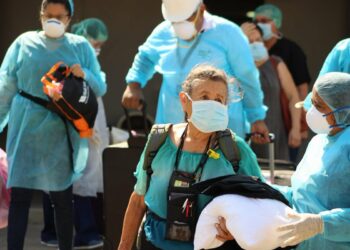 Gobierno aclara información sobre supuesto inicio de vacunación a personas mayores de 60 años