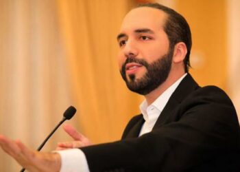 Presidente Bukele se pronuncia en contra de propuesta de Rodolfo Parker de privatizar aplicación de vacuna contra el COVID-19