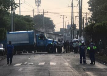 Cierran calle 5 de Noviembre en protesta contra alcalde saliente Muyshondt