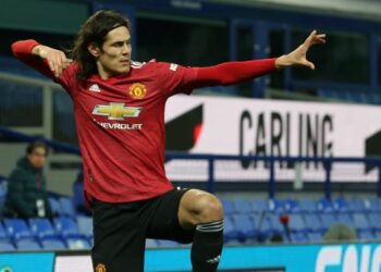 Edinson Cavani renueva con el Manchester United