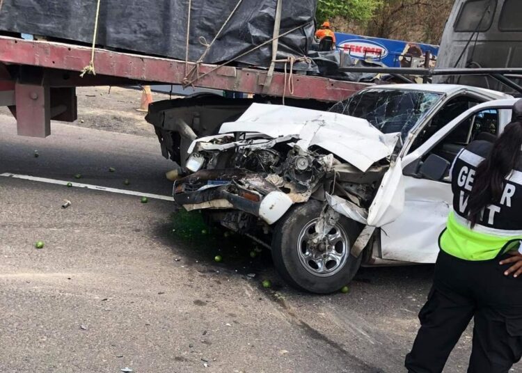 Fuerte accidente sobre carretera a Santa Ana