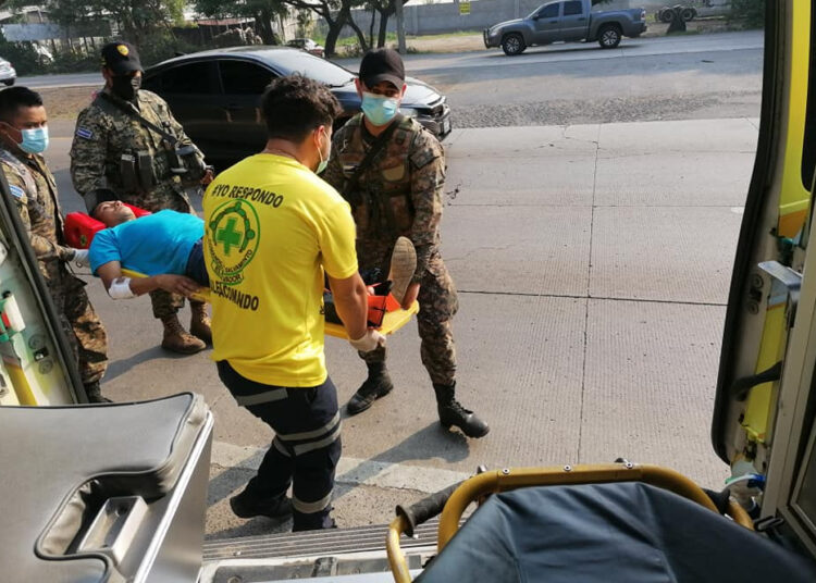 Accidentes en Quezaltepeque y Ciudad Arce son atendidos por Comandos de Salvamento