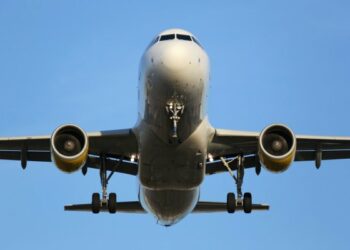 (VIDEO) Dos aviones de pasajeros a punto de aterrizar protagonizan una ‘carrera’