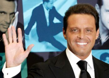 Luis Miguel cumple 51 años entre el éxito de su serie y el riesgo de ir a juicio por no pagar pensión a sus hijos