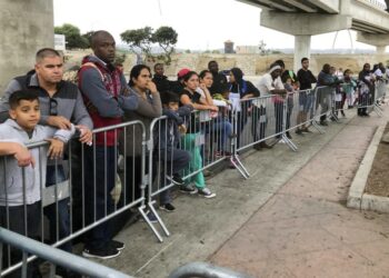 Cortes de inmigración de EE.UU. se preparan para una avalancha de solicitudes de asilo