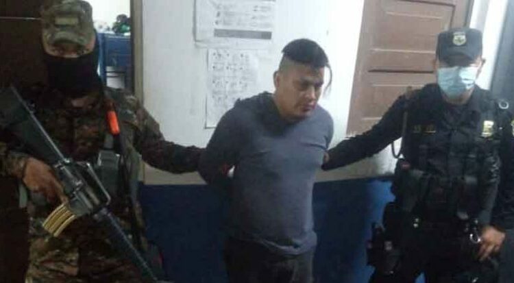 Terrorista acusado de portar arma de agente de PNC es capturado
