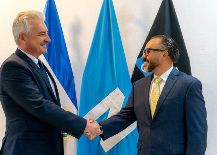 Ernesto Castro sostuvo reunión con embajador de Rusia concurrente en El Salvador