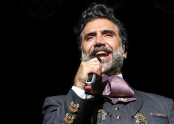 Alejandro Fernández cumple 50 años