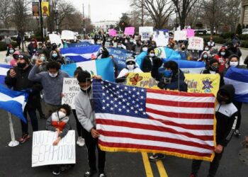 Beneficiarios del TPS presionan a casi 100 días de Gobierno de Biden