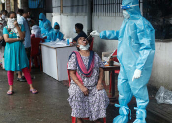 India es el primer país en registrar más de 300.000 casos de coronavirus en un solo día