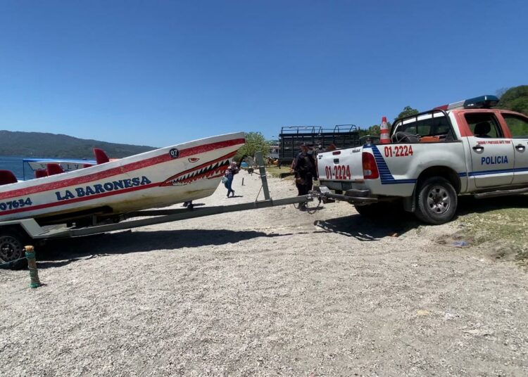 Conductor de lancha que volcó ayer por la noche en Lago de Ilopango es detenido por la PNC