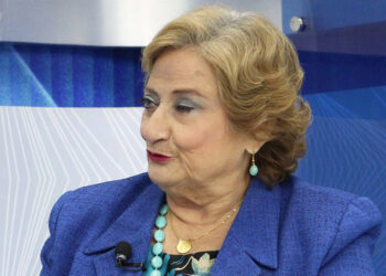 Milena de Escalón acepta que hace descuentos partidarios a trabajadores de la alcaldía para ARENA