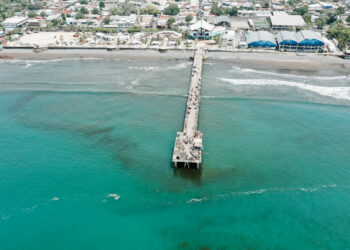 Medio Ambiente confirma marea roja en las costas de La Libertad y previene no bañarse en las playas