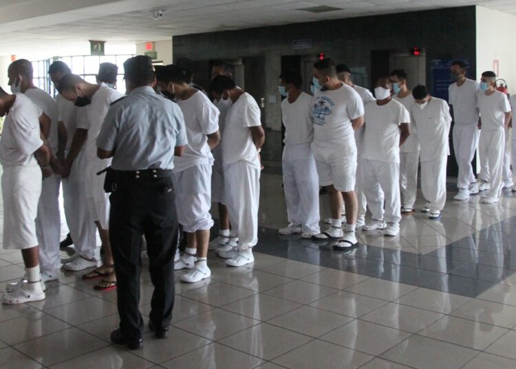 Lunes continuará juicio contra 47 presuntos asesinos, extorsionistas y vendedores de drogas miembros de una mara