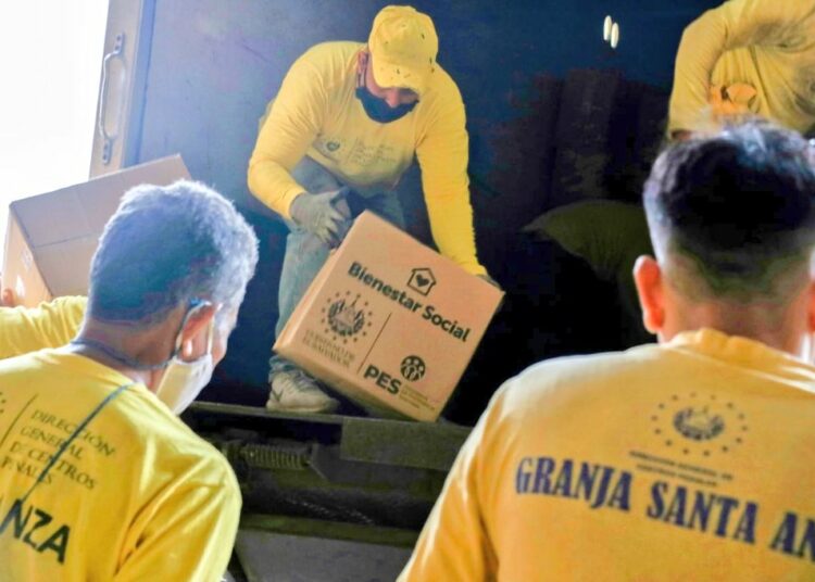 Entregan 10,000 paquetes alimentarios en Usulután
