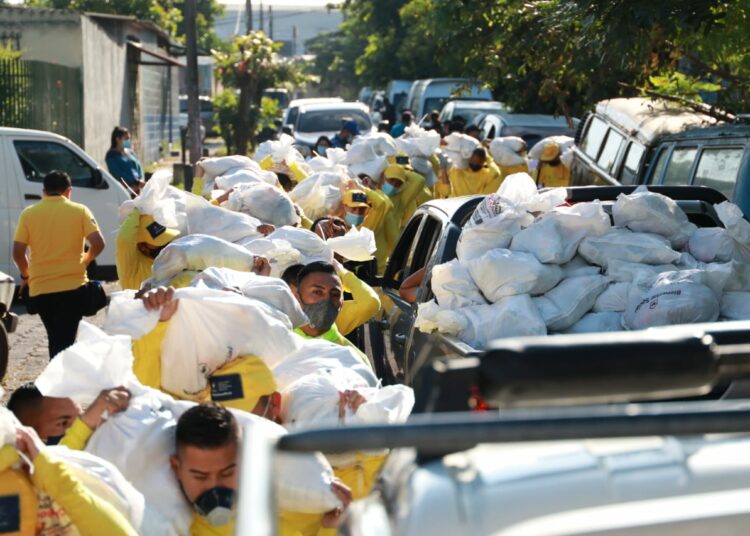 Ministro de Defensa descarta ataque a soldados que custodian reparto de alimentos en Apopa