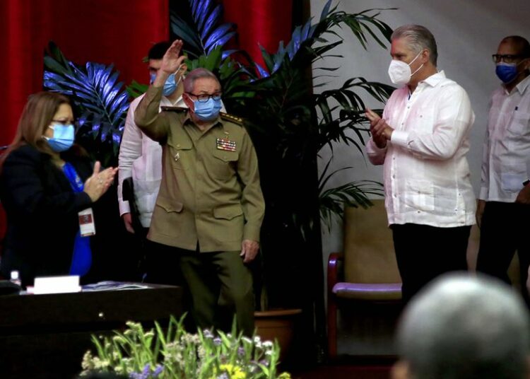 Raúl Castro renuncia tras 62 años en la cúpula del poder en Cuba