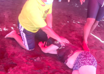 Comandos de Salvamento rescatan a 3 personas en el Majahual, entre ellas 2 menores de edad