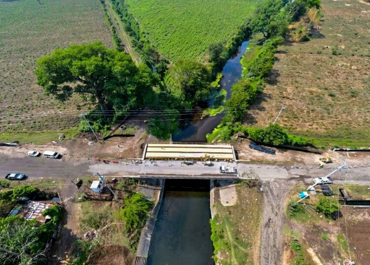 Trabajos en puentes sobre ríos Talnique y Colón avanzan al 50 %