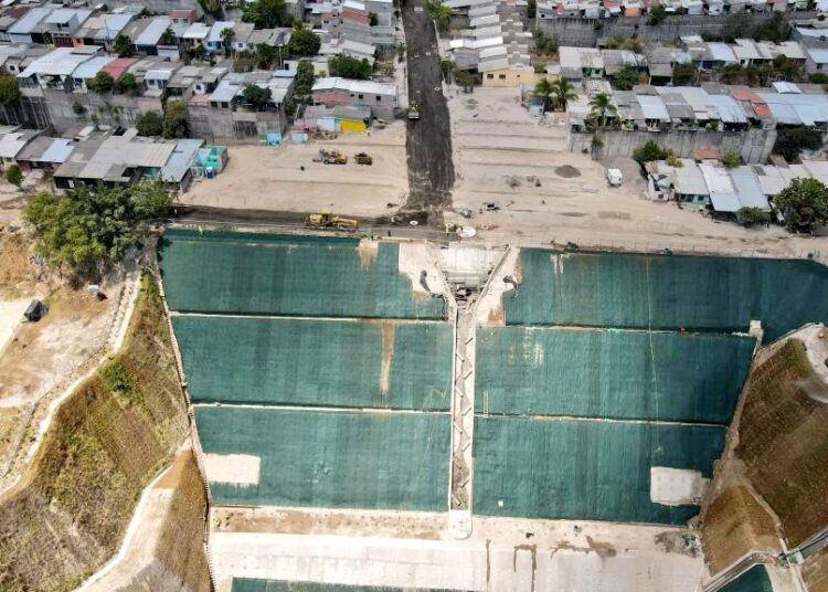 Gobierno a punto de concluir trabajos de mitigación en residencial Santa Lucía