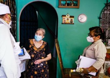 Personas mayores de 70 años se podrán vacunar contra covid-19 a partir de este jueves