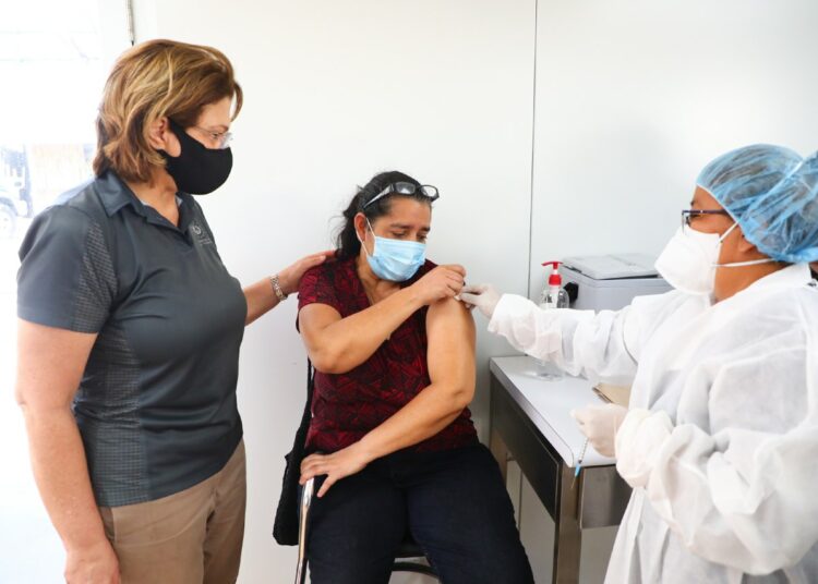 El 73.27% de los docentes del sector público han sido vacunados contra el COVID-19