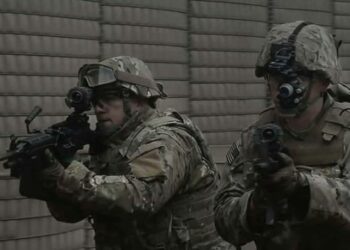 (VIDEO) Así se mira a través de los nuevas gafas de visión nocturna del ejército de EE.UU.