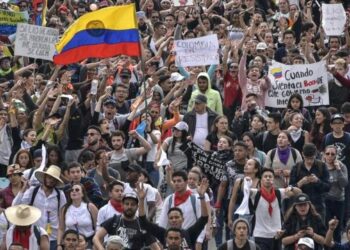 Iván Duque exige el fin de los bloqueos en las calles de Colombia y dice estar dispuesto a «escuchar a los que protestan y a los que no»