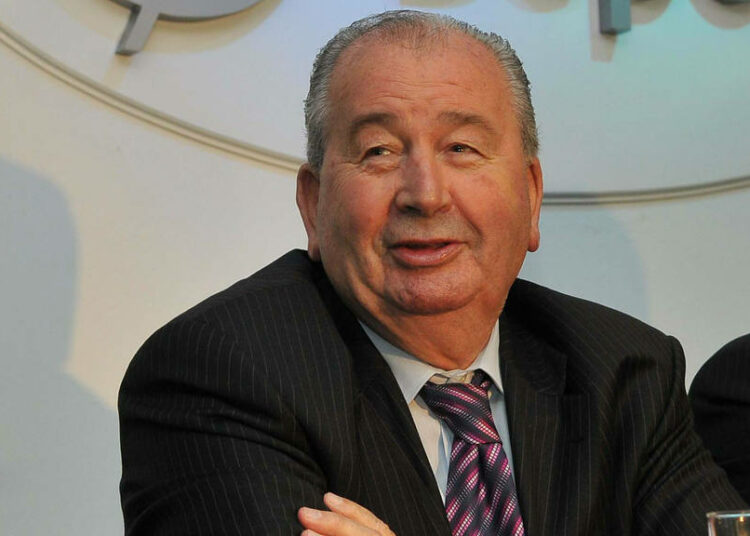 Un banco suizo reconoció que depositó 30 millones de dólares en sobornos para el fallecido presidente de la AFA Julio Grondona