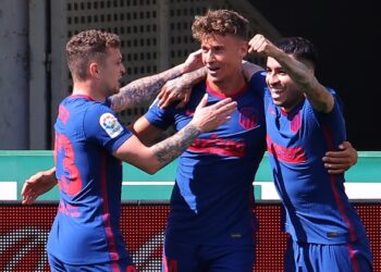 Atlético Madrid vence al Elche y les mete presión al Real y Barcelona