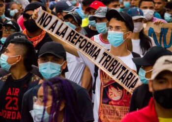 Cuarto día consecutivo de protestas masivas en Colombia contra la reforma tributaria de Duque
