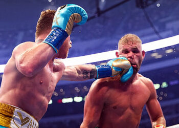Saunders pierde ante ‘Canelo’ Álvarez el combate por la unificación de los cinturones de peso supermediano
