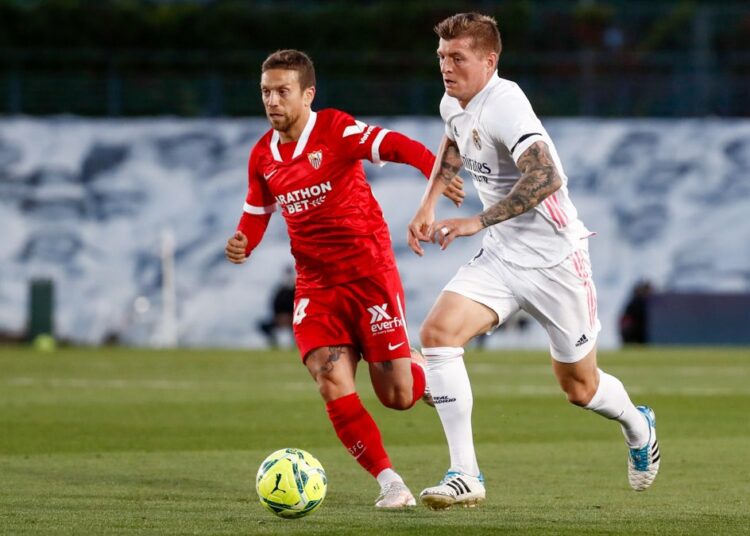 Real Madrid empató 2-2 ante Sevilla y el Atlético sigue siendo el líder de La Liga