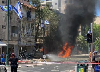 (VIDEOS) Hamas lanzó unos 20 misiles contra Israel causando al menos un muertos y decenas de heridos