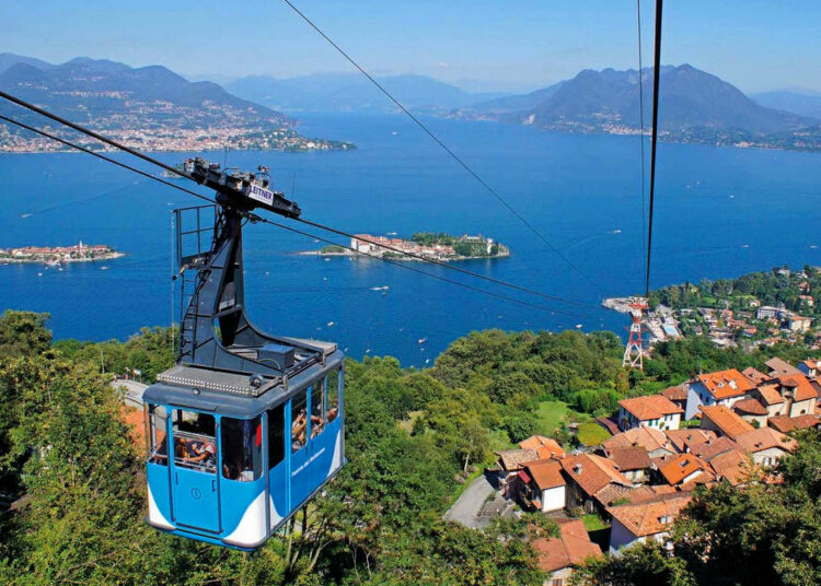 Al menos 8 muertos por la caída de un teleférico en los Alpes italianos