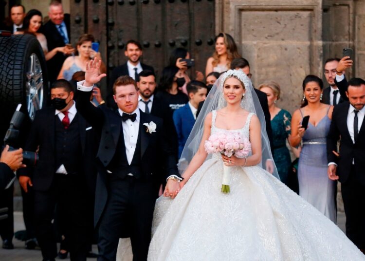 Entre lujo, conciertos y lágrimas: así se vivió la boda de “Canelo” Álvarez y Fernanda González