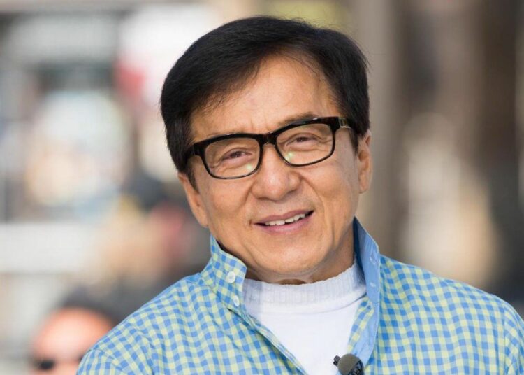 Jackie Chan iba a ser vendido por sus padres al nacer