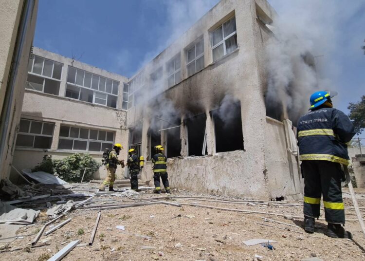 Bombardeo de Hamas a Israel dejó al menos dos mujeres muertas y 70 heridos en Ashkelon