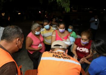Protección Civil traslada a 15 familias a albergues temporales como medida de prevención en Soyapango