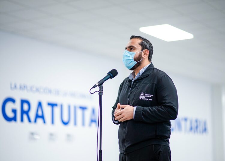 Ministro de Salud pide a salvadoreños cumplir con la segunda dosis de la vacuna contra el COVID-19