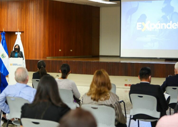 Lanzan nueva línea de crédito para el desarrollo de franquicias nacionales