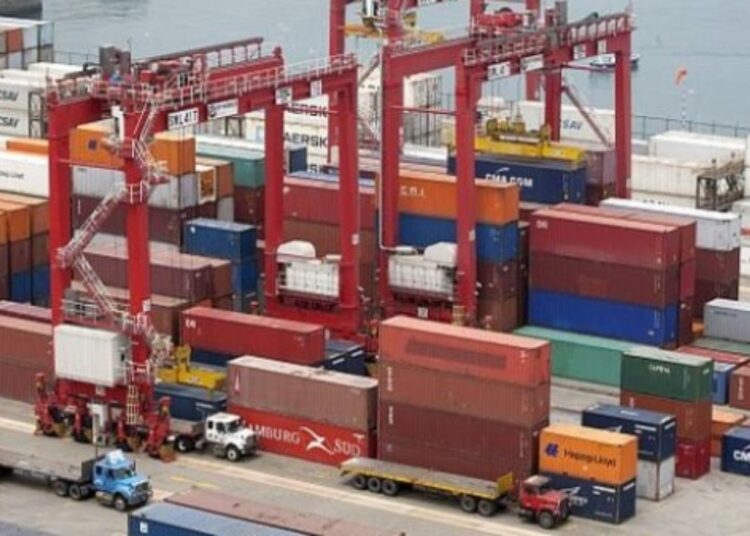 Exportaciones de El Salvador aumentan 27.5 % en abril