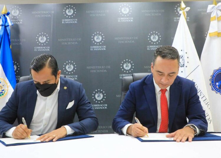 Ministerio de Hacienda y FGR firman convenio para fortalecer el Plan Antievasión