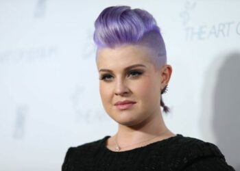 Critican a Kelly Osbourne por cambio en su rostro
