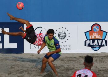 Laa primera fecha de la Liga de Fútbol Playa tuvo grandes emociones