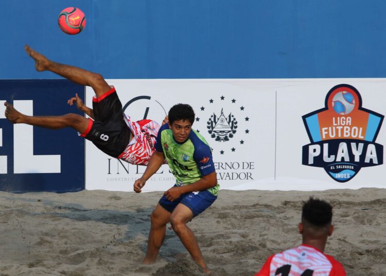 Laa primera fecha de la Liga de Fútbol Playa tuvo grandes emociones