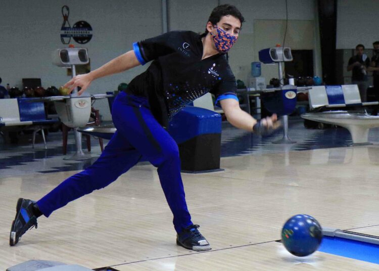 Reñida competencia en el campeonato nacional de Bowling por parejas