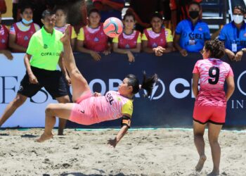 El Espino y Corral de Mulas iniciaron con triunfos en Liga de Fútbol Playa femenina