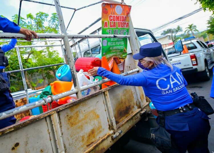 Alcaldía de San Salvador retirará obstáculos de las calles que impidan la libre circulación
