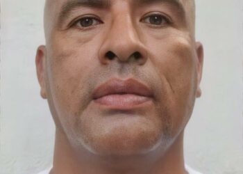 Capturan a delincuente de nacionalidad peruana en el Aeropuerto Internacional de El Salvador